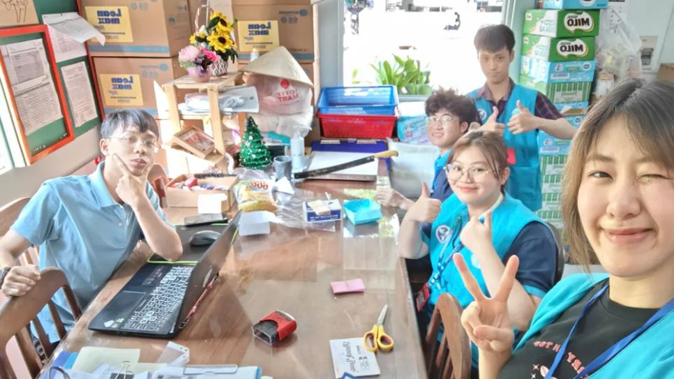 Nhóm sinh viên ngành công tác xã hội thực tập tại Bệnh viện Nhi đồng 2. Nhóm sinh viên ngành công tác xã hội thực tập tại Bệnh viện Nhi đồng 2.