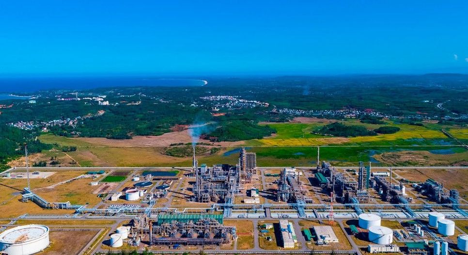 Toàn cảnh Nhà máy Lọc dầu Dung Quất. Ảnh: BN