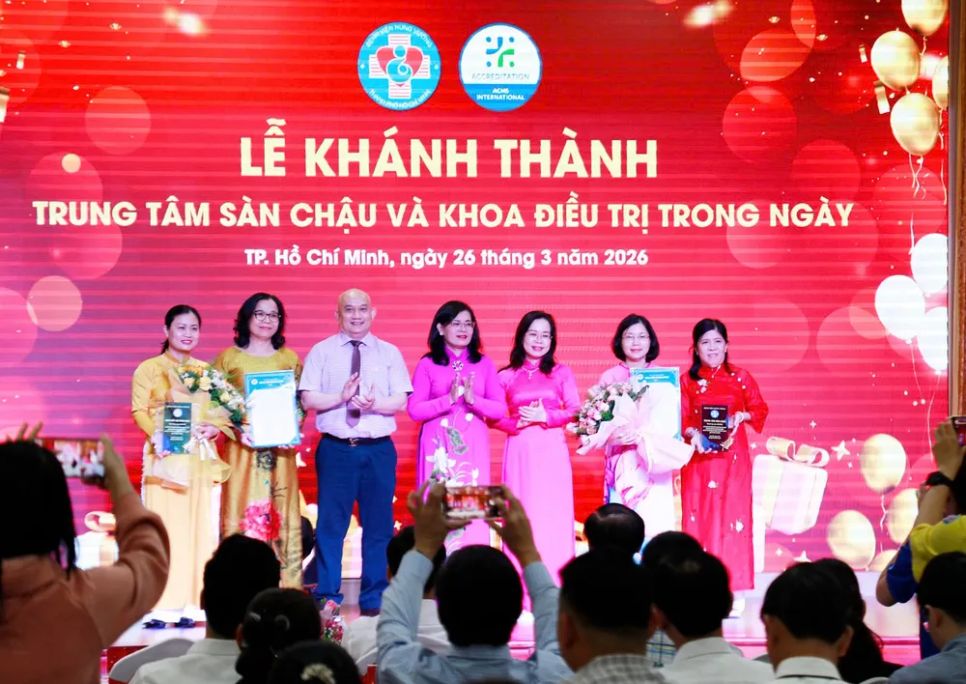 Lễ khánh thành Trung tâm sàn chậu và Khoa điều trị trong ngày, Bệnh viện Hùng Vương. Lễ khánh thành Trung tâm sàn chậu và Khoa điều trị trong ngày, Bệnh viện Hùng Vương.