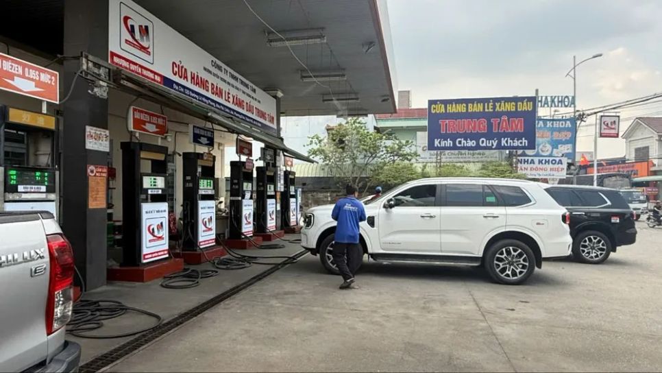 Doanh nghiệp bán lẻ xăng dầu kiến nghị giảm lãi suất Doanh nghiệp bán lẻ xăng dầu kiến nghị giảm lãi suất