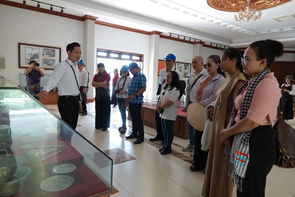 Nghệ sĩ sân khấu thành phố hội ngộ tại Chiến khu Đ Nghệ sĩ sân khấu thành phố hội ngộ tại Chiến khu Đ