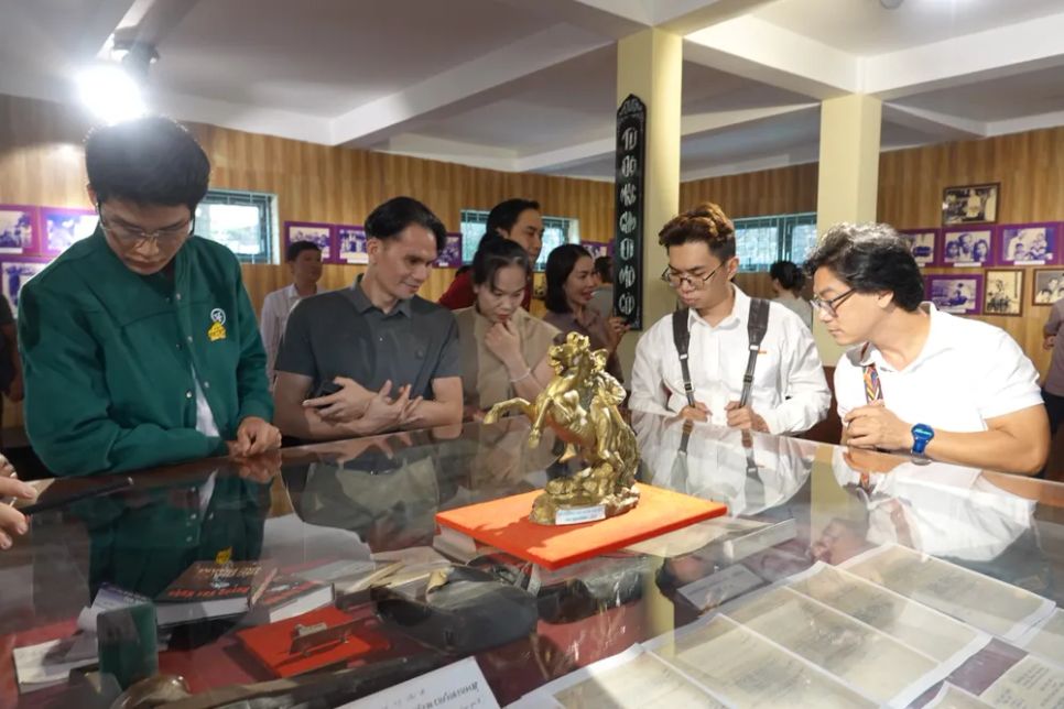 Nghệ sĩ sân khấu thành phố hội ngộ tại Chiến khu Đ Nghệ sĩ sân khấu thành phố hội ngộ tại Chiến khu Đ