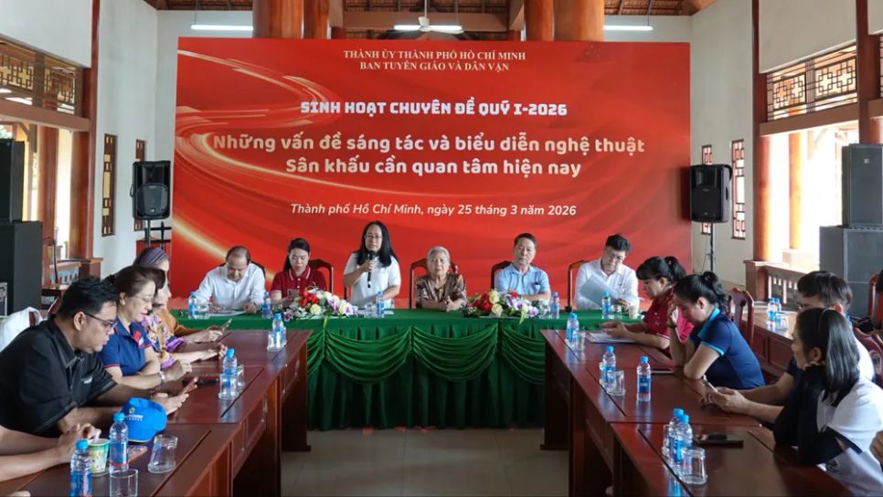 Phó Trưởng Ban Tuyên giáo và Dân vận Thành ủy TPHCM Đinh Thị Thanh Thủy phát biểu trong chương trình sinh hoạt chuyên đề Phó Trưởng Ban Tuyên giáo và Dân vận Thành ủy TPHCM Đinh Thị Thanh Thủy phát biểu trong chương trình sinh hoạt chuyên đề