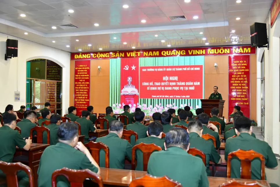 Thiếu tướng Phạm Như Quân phát biểu chúc mừng. Ảnh: HỮU TÂN