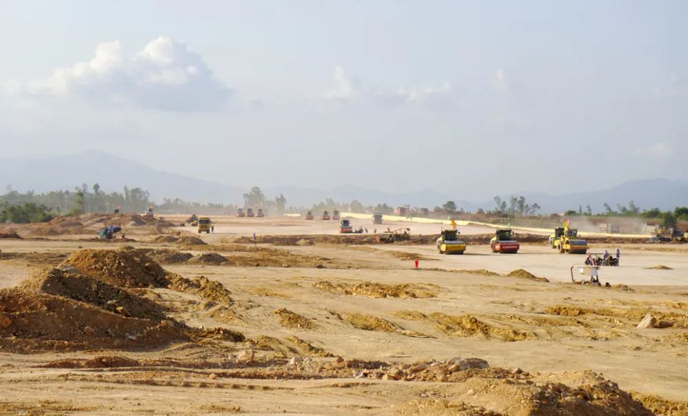 Các phương tiện, máy móc trên công trường dự án