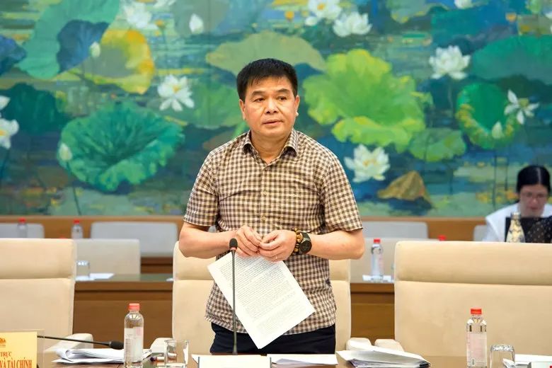 Phó Chủ nhiệm Ủy ban Kinh tế và Tài chính Nguyễn Hữu Toàn đề nghị đánh giá tình hình kinh tế cần sát thực tiễn