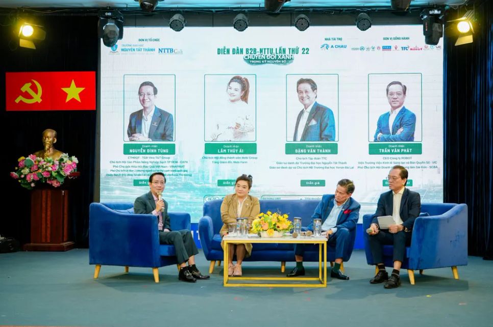 Buổi giao lưu giữa sinh viên với doanh nghiệp, doanh nhân nhằm chia sẻ kinh nghiệm thực tiễn, định hướng nghề nghiệp và cập nhật xu hướng thị trường lao động