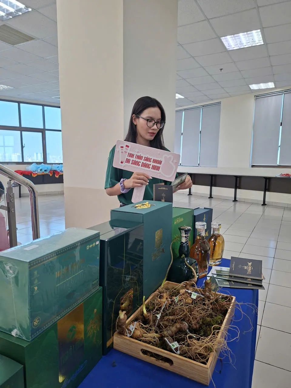 Sâm Ngọc Linh được trưng bày tại hội thảo