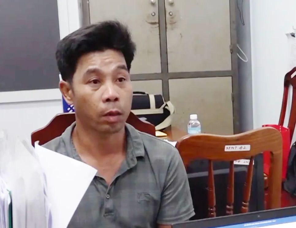 Đối tượng Nguyễn Ngọc Thắng tại cơ quan công an. Ảnh: CÔNG AN KHÁNH HÒA