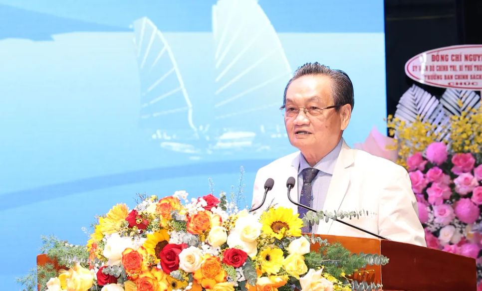 TS Trần Du Lịch trình bày tham luận TS Trần Du Lịch trình bày tham luận