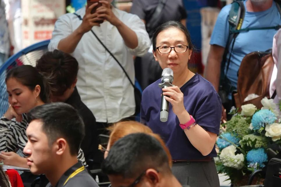 Nhà văn Phan Hồn Nhiên, Phó Giám đốc Chi nhánh NXB Kim Đồng tại TPHCM, phát biểu