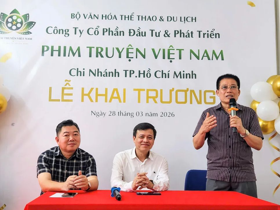 Ông Nguyễn Tiến Hưng, Giám đốc VFS chi nhánh TPHCM chia sẻ tại lễ khai trương. Ảnh: VĂN TUẤN