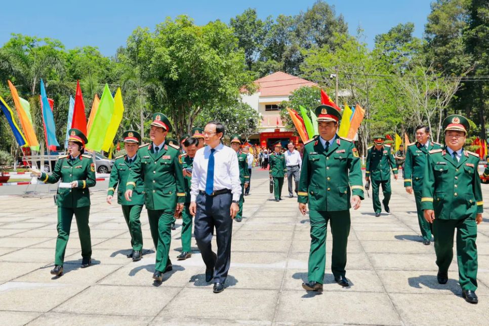 Các đại biểu về dự buổi lễ. Ảnh: LÊ TRẦM Các đại biểu về dự buổi lễ. Ảnh: LÊ TRẦM