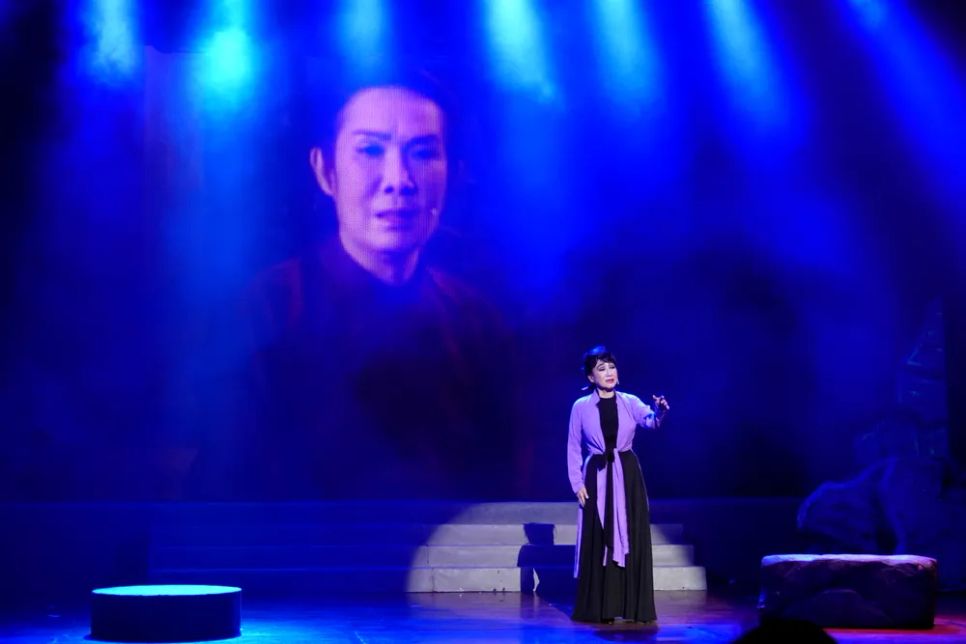 NSƯT Thanh Thanh Tâm biểu diễn trích đoạn 