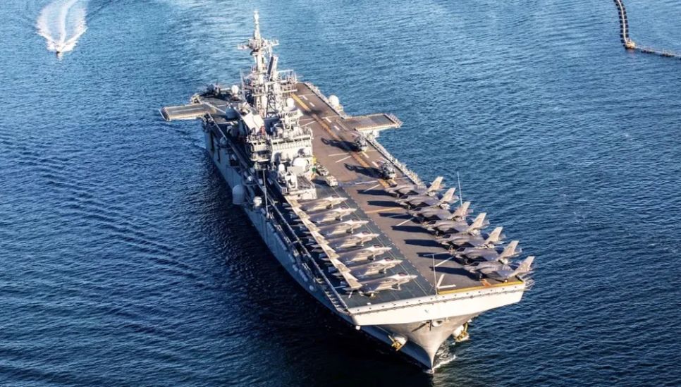 Tàu đổ bộ USS Tripoli. Ảnh: SAMUEL RUIZ Tàu đổ bộ USS Tripoli. Ảnh: SAMUEL RUIZ