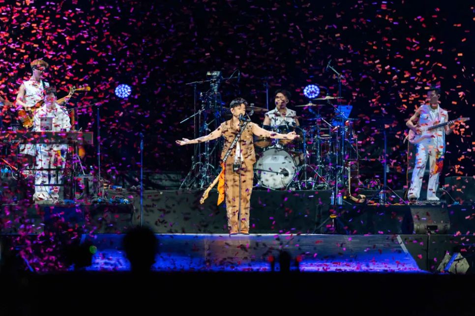 Hoàng Dũng mở màn concert 