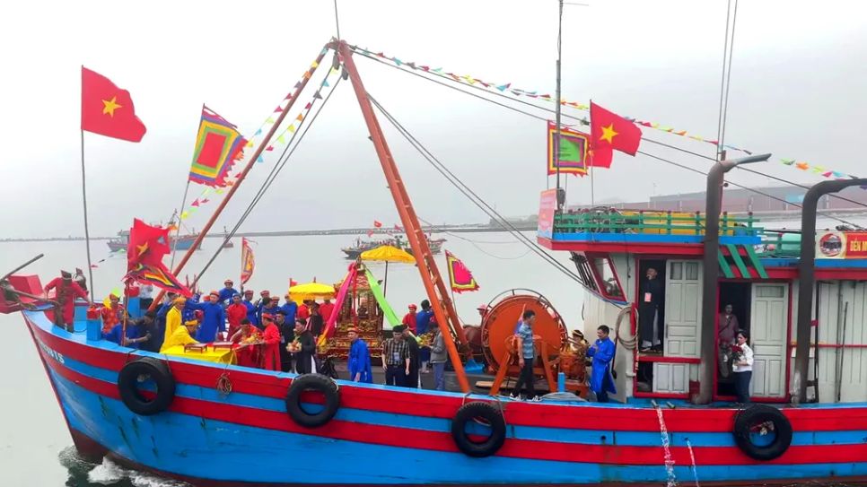 Lễ rước và các nghi thức trên biển