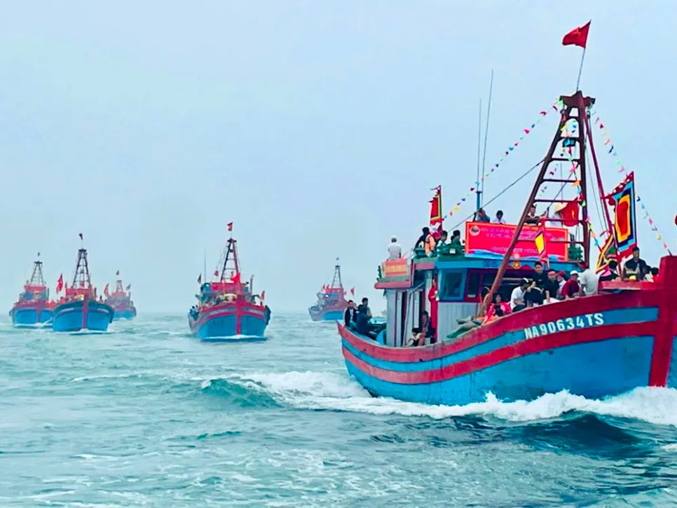 Nét đẹp lễ rước đường biển - Lễ hội đền Mai Bảng