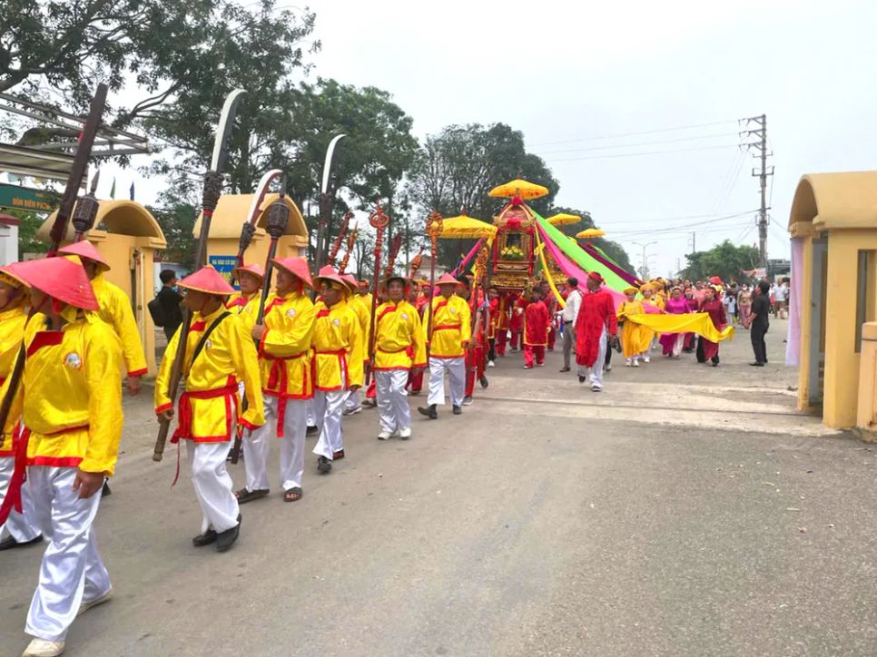 Nét đẹp lễ rước đường biển - Lễ hội đền Mai Bảng