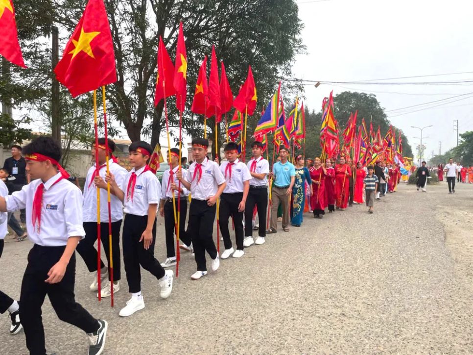 Nét đẹp lễ rước đường biển - Lễ hội đền Mai Bảng