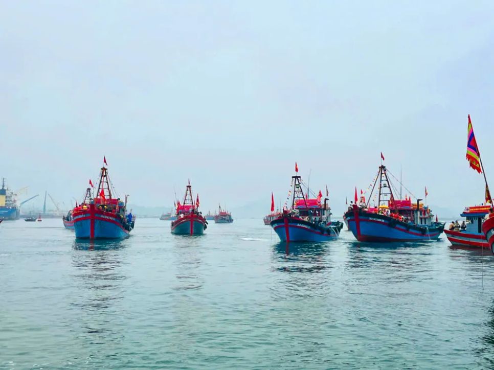 Nét đẹp lễ rước đường biển - Lễ hội đền Mai Bảng