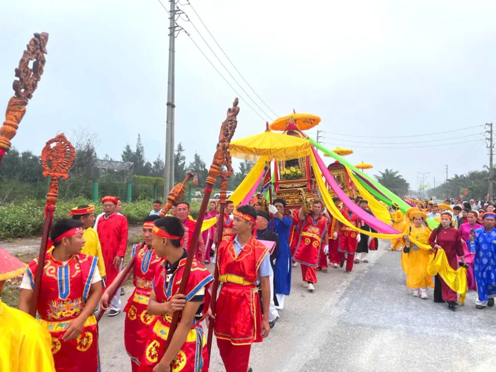 Nét đẹp lễ rước đường biển - Lễ hội đền Mai Bảng