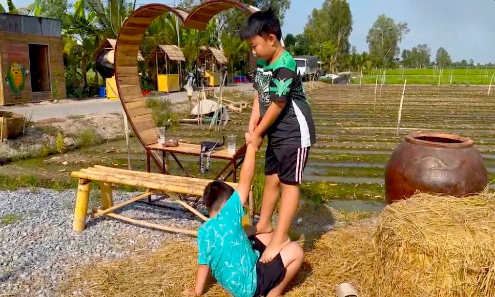 Chợ phiên Xóm Rẫy: Nơi nông sản “cất cánh”, nông dân làm giàu Chợ phiên Xóm Rẫy: Nơi nông sản “cất cánh”, nông dân làm giàu