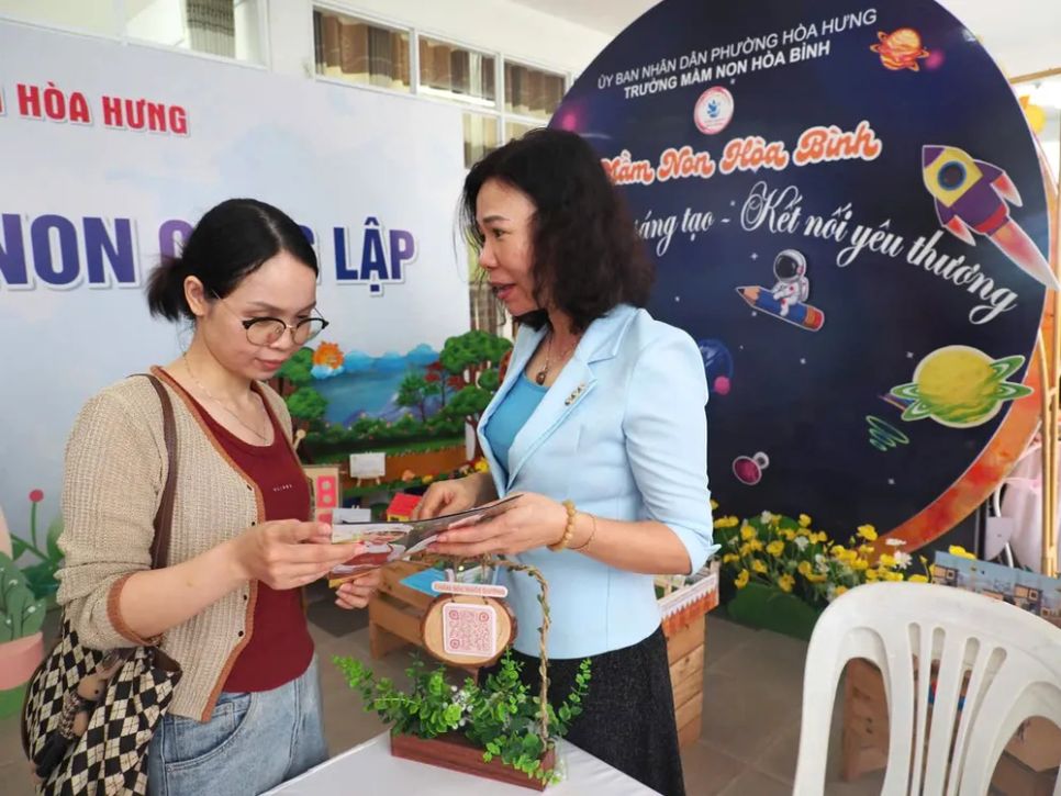 Phụ huynh tìm hiểu về cơ sở vật chất của các trường học trên địa bàn Phụ huynh tìm hiểu về cơ sở vật chất của các trường học trên địa bàn