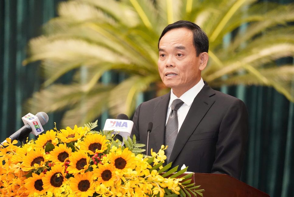 Bí thư Thành ủy TP.HCM Trần Lưu Quang phát biểu tại kỳ họp Bí thư Thành ủy TP.HCM Trần Lưu Quang phát biểu tại kỳ họp