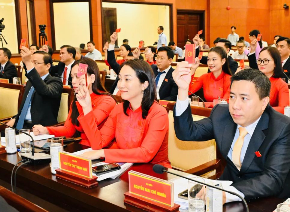 HĐND TPHCM thông qua nghị quyết về tổ chức các kỳ họp thường lệ 