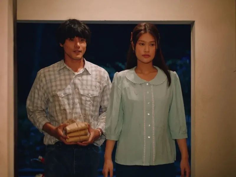 <i>Diễn xuất tròn trịa của Đoàn Thiên Ân và Khương Lê trong </i>Hẹn em ngày nhật thực<i>. Ảnh: ĐPCC</i> <i>Diễn xuất tròn trịa của Đoàn Thiên Ân và Khương Lê trong </i>Hẹn em ngày nhật thực<i>. Ảnh: ĐPCC</i>