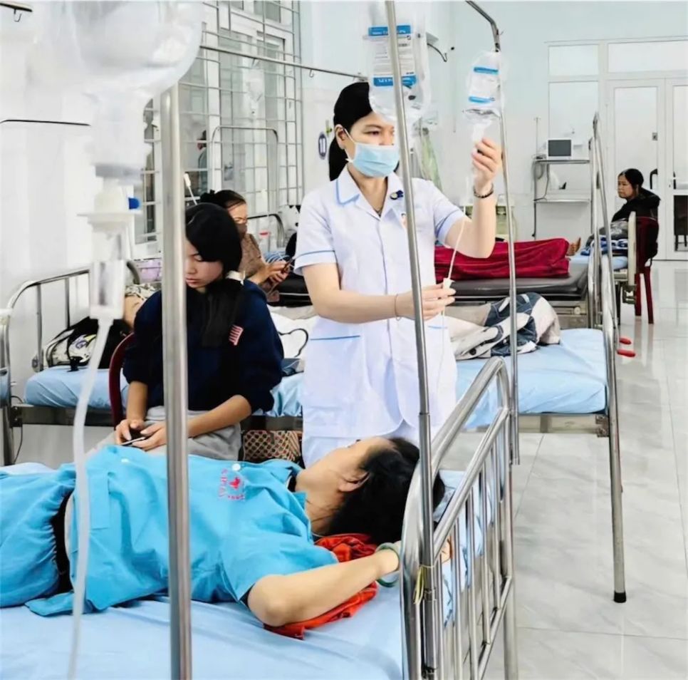 Các bệnh nhân đang điều trị tại Trung tâm Y tế Ea H'leo.