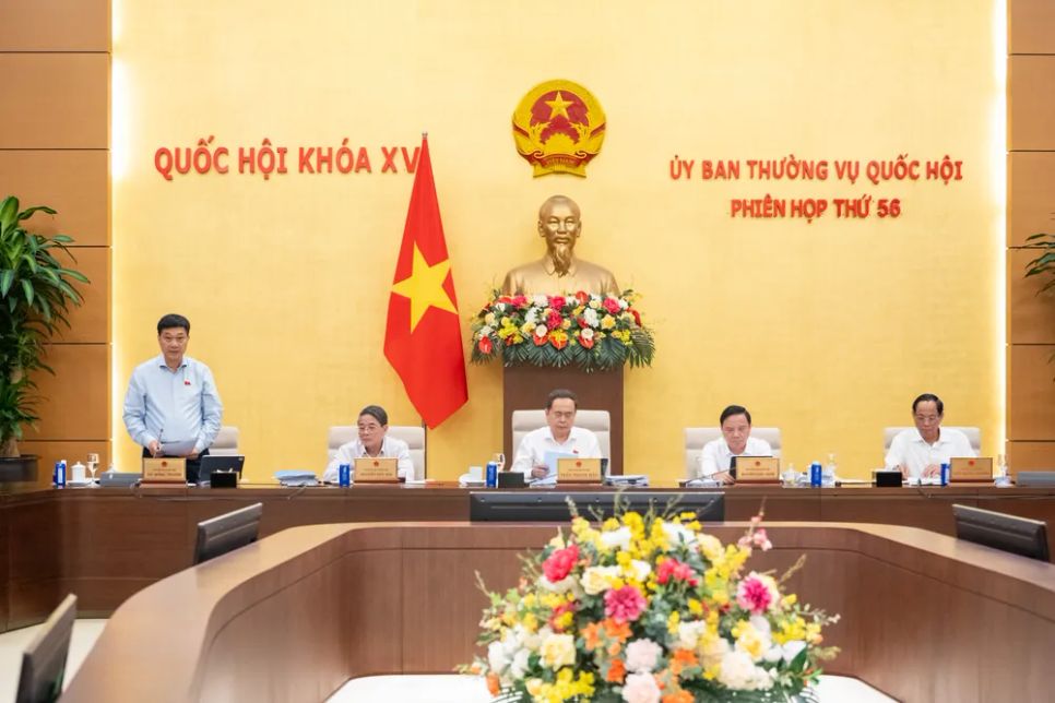 Phó Chủ tịch Quốc hội Vũ Hồng Thanh điều hành phiên thảo luận