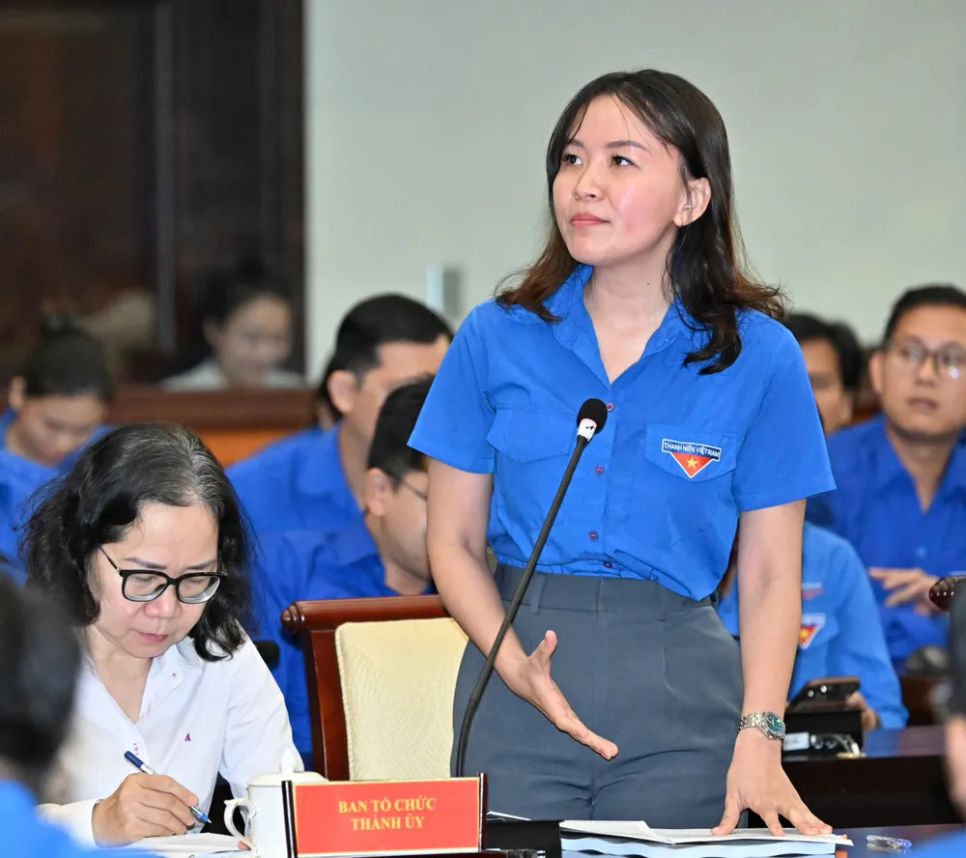 Cán bộ <span style=