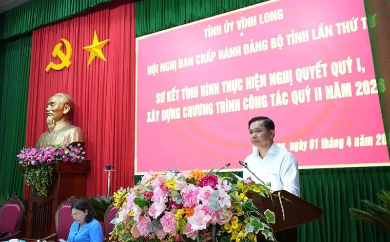 Bí thư Tỉnh uỷ Vĩnh Long Trần Văn Lâu phát biểu chỉ đạo tại hội nghị.