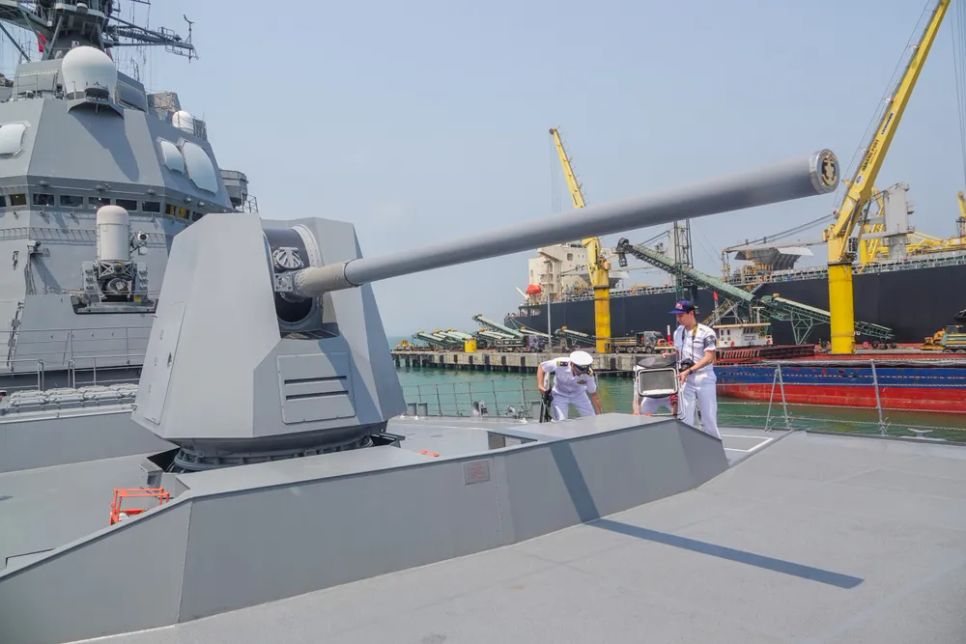 Tàu hộ vệ Asahi của Lực lượng Tự vệ trên biển Nhật Bản thăm Đà Nẵng