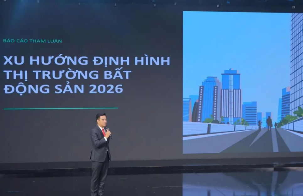 Ông Võ Huỳnh Tuấn Kiệt, Giám đốc Bộ phận Tiếp thị Dự án Nhà ở tại CBRE Việt Nam trình bày tại hội thảo. Ảnh: THANH HIỀN