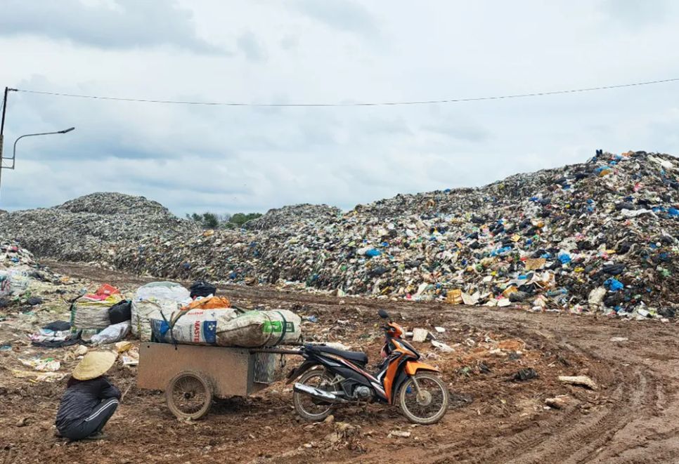 Rác thải chất đống tại bãi rác Đồng Cây Sao, đặc khu Phú Quốc, tỉnh An Giang <br>