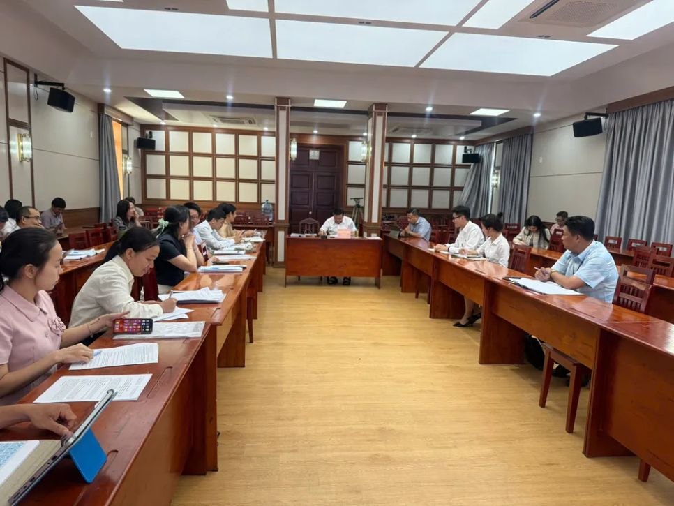 Tổ Công tác 1645 làm việc với chủ đầu tư các dự án nhà ở thương mại. Ảnh: THANH HIỀN