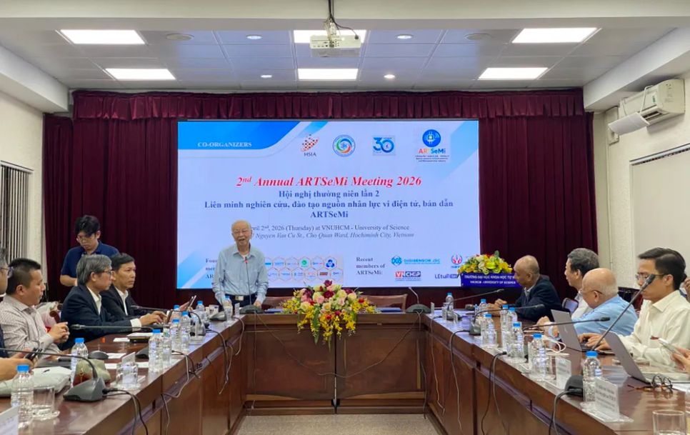 Các đại biểu thảo luận về công tác phát triển nguồn nhân lực vi mạch bán dẫn tại TPHCM