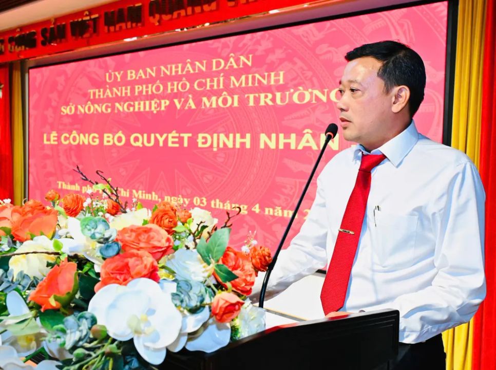 Ông Mai Ngọc Nhân, Giám đốc Chi nhánh VPĐKĐĐ số 22 phát biểu nhận nhiệm vụ. Ảnh: Việt Dũng