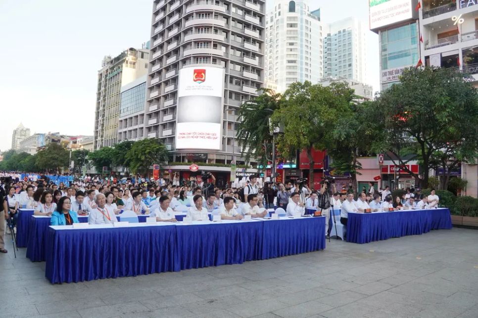 Toàn cảnh lễ mít tinh Toàn cảnh lễ mít tinh