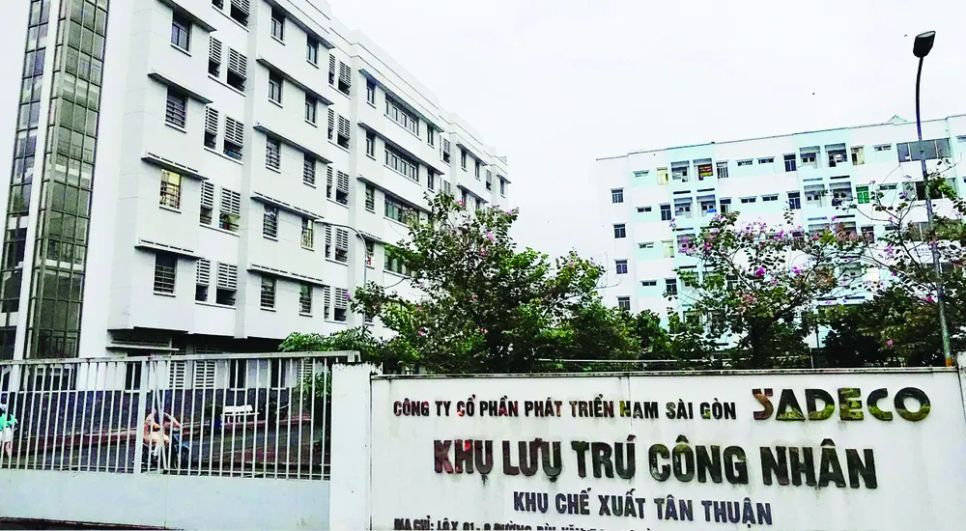 Khu nhà lưu trú công nhân Khu chế xuất Tân Thuận trên đường Bùi Văn Ba (phường Tân Thuận, TPHCM)