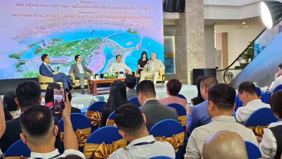 Các chuyên gia tại buổi tọa đàm.