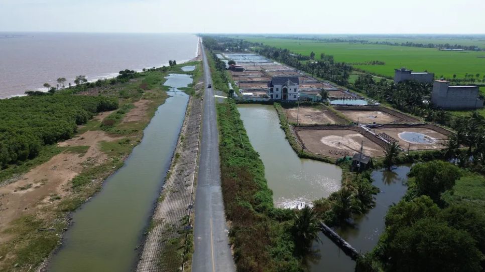 Một đoạn tuyến đường bộ ven biển ở Đồng Tháp