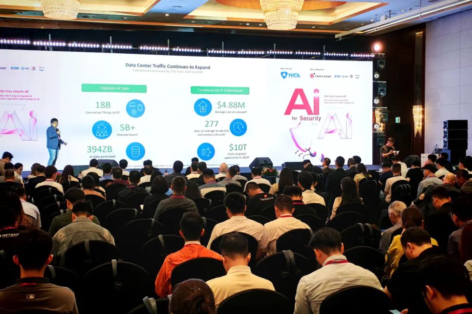 Quang cảnh hội thảo. Ảnh: T.B