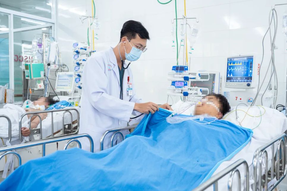 Bệnh nhân vụ tai nạn xe khách ở Lâm Đồng được theo dõi sát sao tại Bệnh viện Chợ Rẫy.