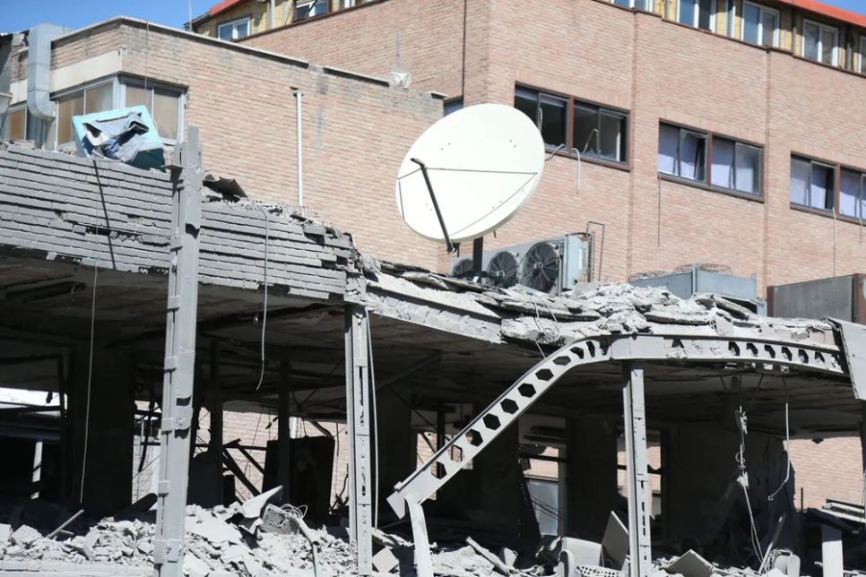 Trường học bị phá hủy sau cuộc không kích của Mỹ và Israel tại Tehran, Iran, ngày 7/4/2026. Ảnh: THX/TTXVN