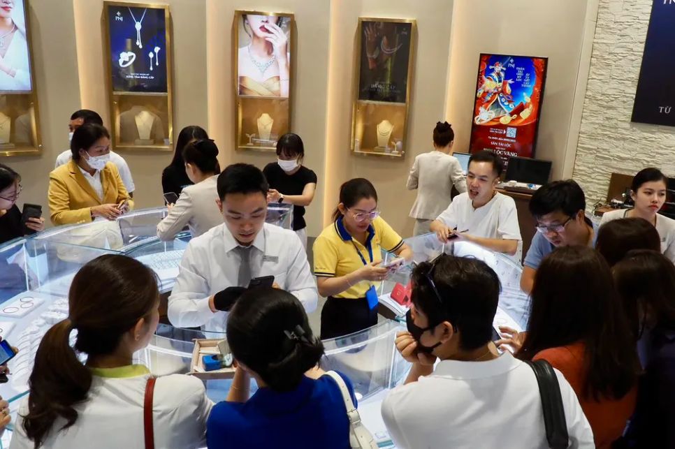 Giá vàng trong nước sáng 8-4 bật tăng theo đà tăng của giá vàng thế giới