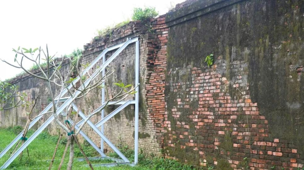 Huế chi 1,8 tỷ đồng tu sửa đoạn tường Hoàng thành bị sập